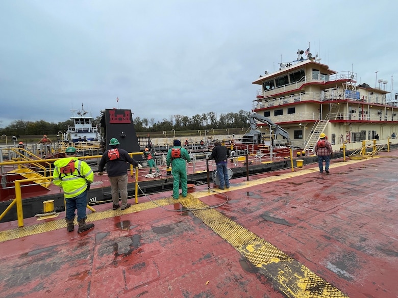 VICKSBURG, Miss. – The U.S. Army Corps of Engineers Vicksburg District welcomed home the Dredge Jadwin and crew Nov. 18, 2021, to the Vicksburg Harbor just in time for the holidays.