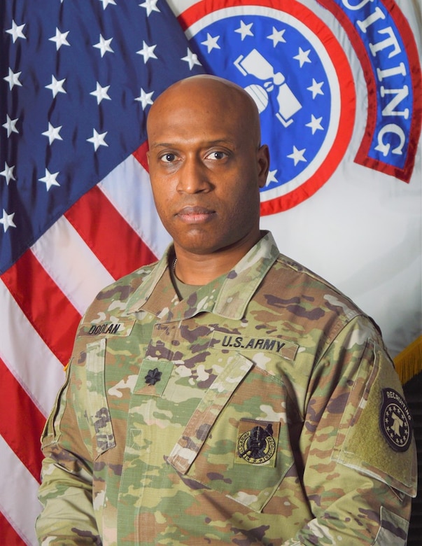 Chicago Recruiting Battalion Commander > U.s. Army Recruiting Command 