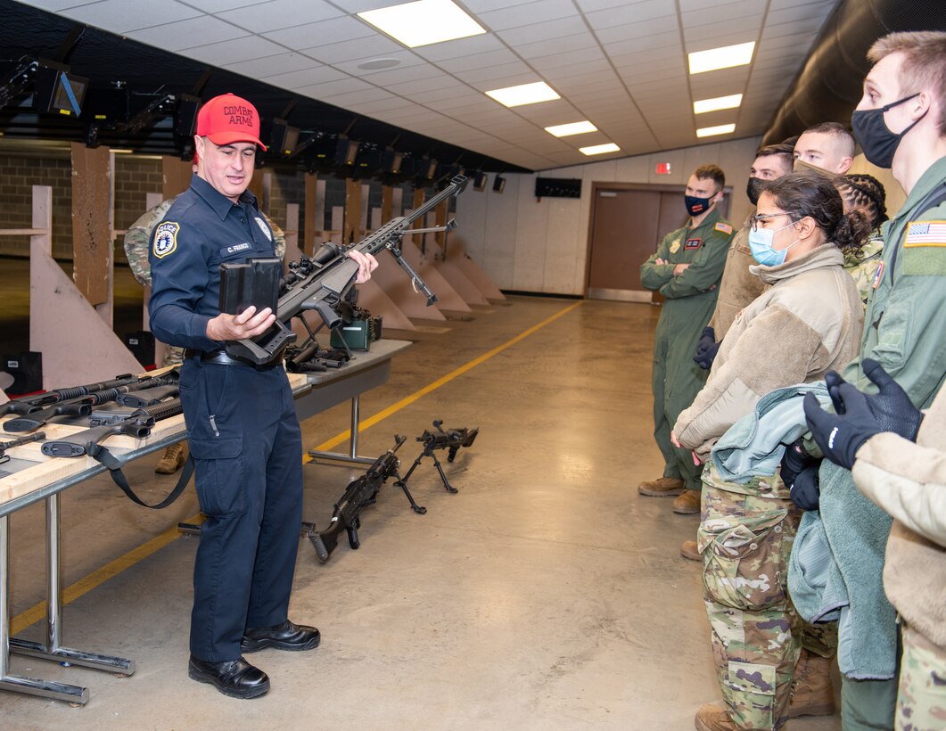 Syracuse AFROTC Visits Niagara