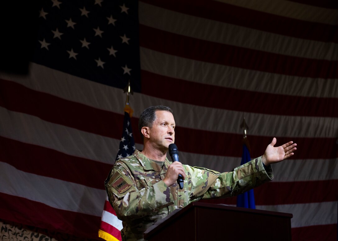 Commander gives speech