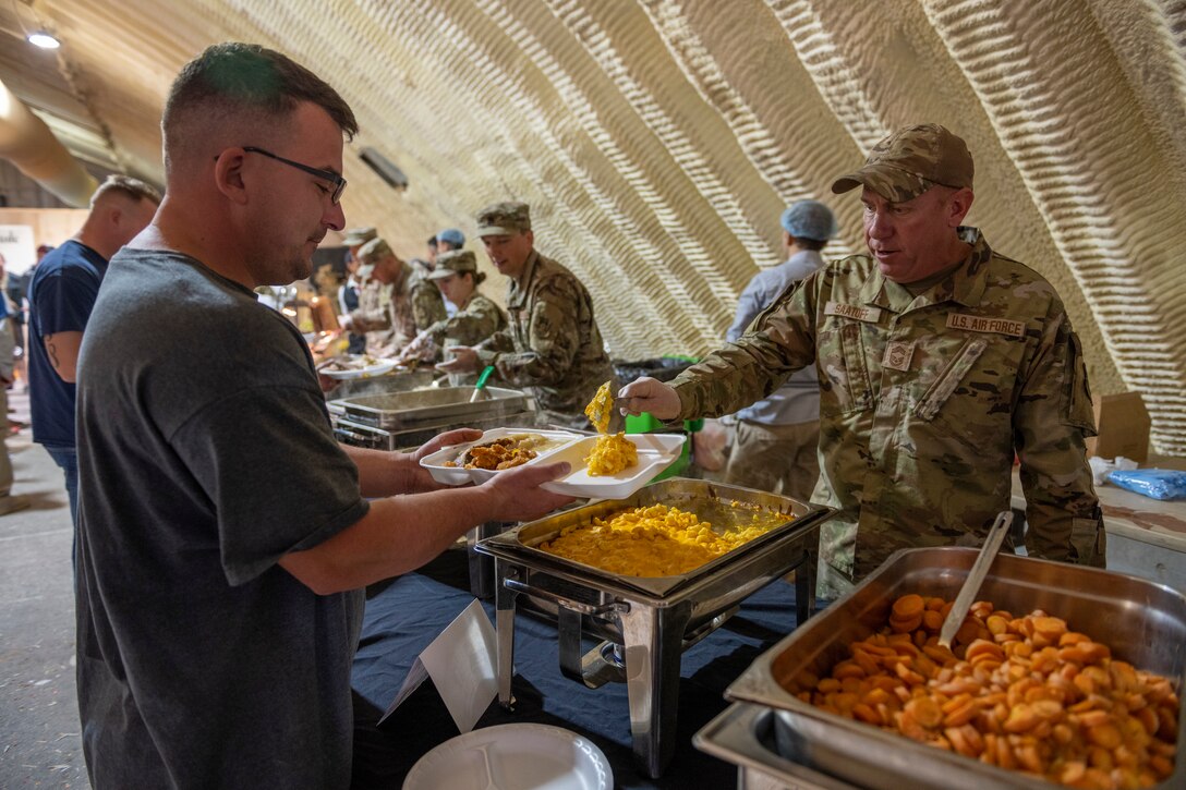 Airman serves meal
