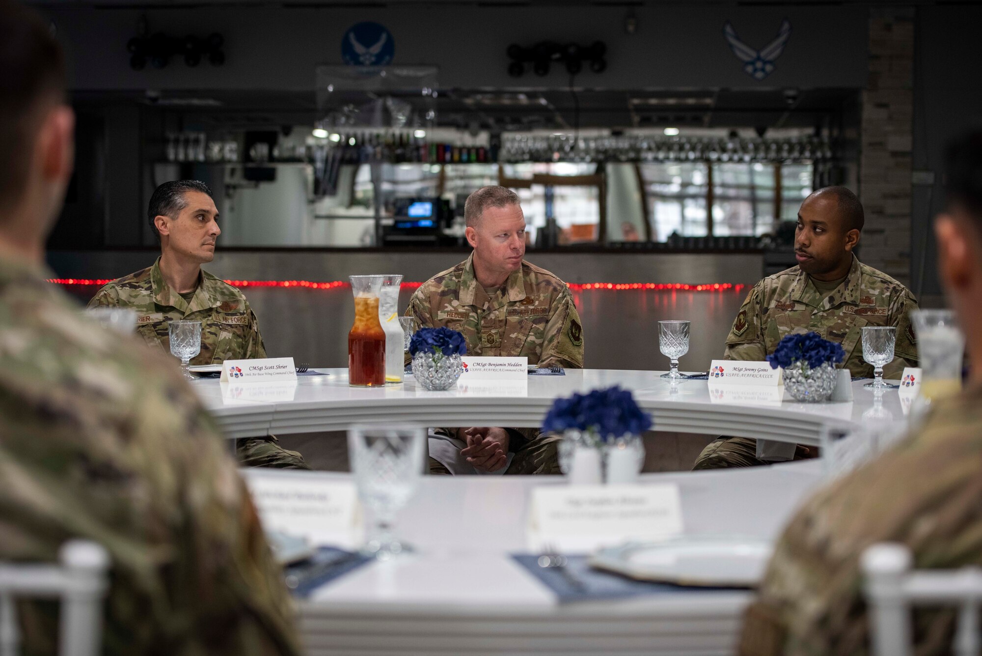 U.S. Air Force Chief Master Sgt. Benjamin Hedden, U.S. Air Forces in Europe-Air Forces Africa command chief, engages with Airmen during his visit to Incirlik Air Base, Turkey, Nov. 23, 2021. Hedden traveled to Incirlik AB to meet with Airmen assigned to the 39th Air Base Wing, learn about their capabilities and gain insight into the wing’s mission in defending NATO’s southern flank. (U.S. Air Force photo by Senior Airman Matthew Angulo)