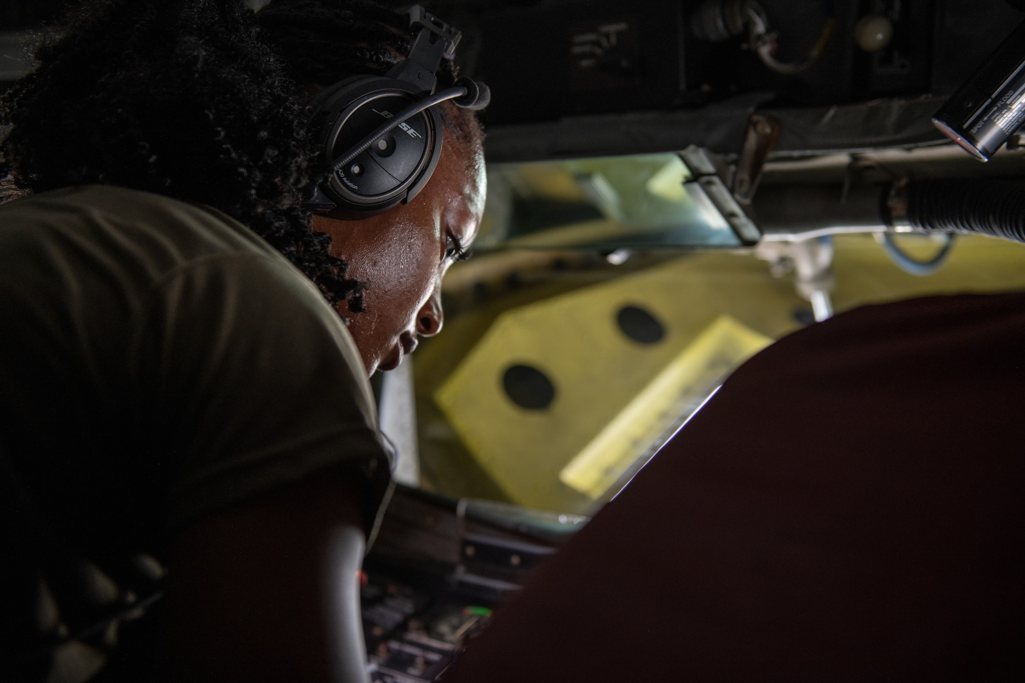 909th ARS refuels fighters in air