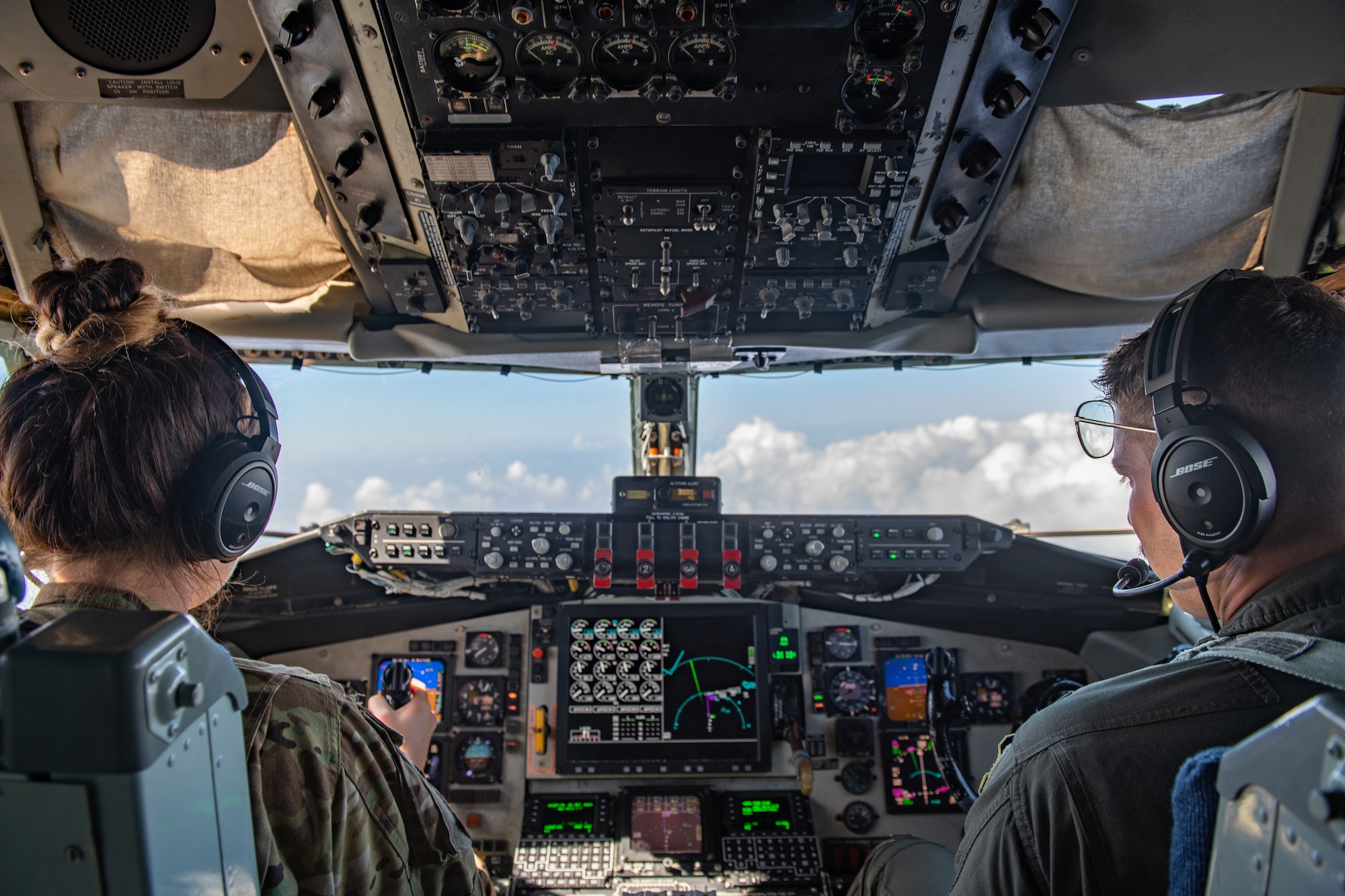 909th ARS refuels fighters in air