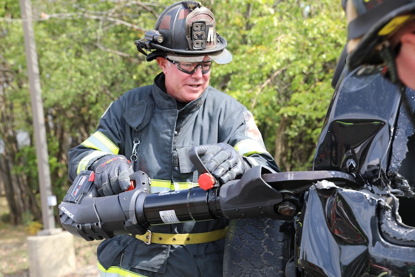 416th Theater Engineer Command joins local fire department open house