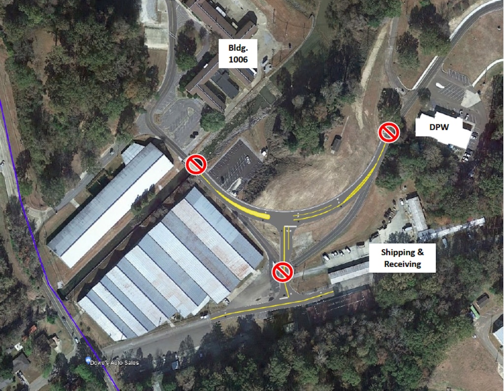 Construction will soon begin on a project to enhance accessibility, safety and infrastructure at the U.S. Army Engineer Research and Development Center (ERDC) Waterways Experiment Station in Vicksburg, Mississippi.
On Oct. 12, 2021, road closures will begin with a goal of improving Chesapeake Road and South Delaware Road on the west side of station near the main Halls Ferry Road entrance.  Construction and road closures are expected to last through approximately May 2022.