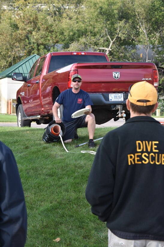 First responder demonstration at Lock and Dam 7