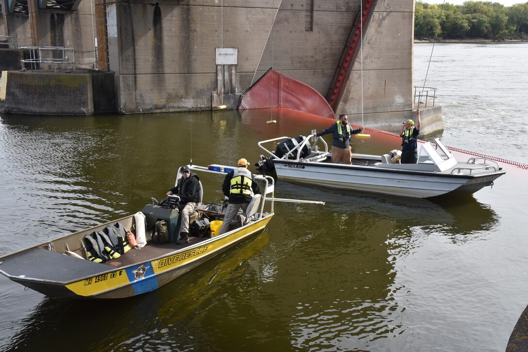 First responder demonstration at Lock and Dam 7