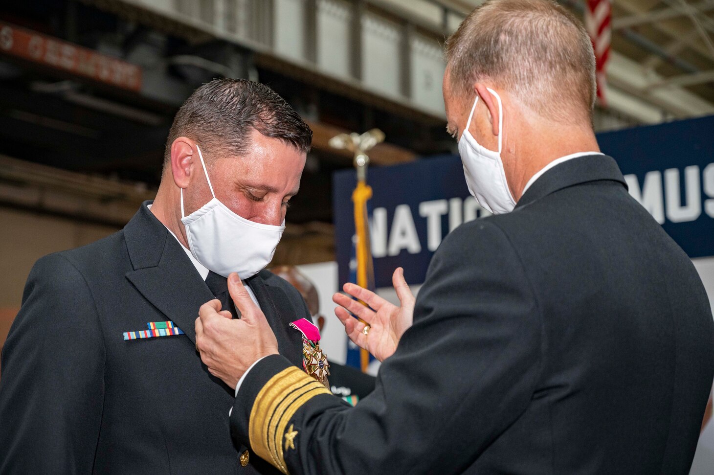 Master Chief Petty Officer (SW/AW/EXW) Tracy L. Hunt relieved Master Chief Petty Officer (FMF/SW) Chris Kotz as Navy Reserve Force Master Chief during a ceremony at the Washington Navy Yard, Oct. 12. Hunt becomes the 17th Navy Reserve Force Master Chief following his previous assignment as Command Master Chief for Commander, Navy Reserve Forces Command in Norfolk.