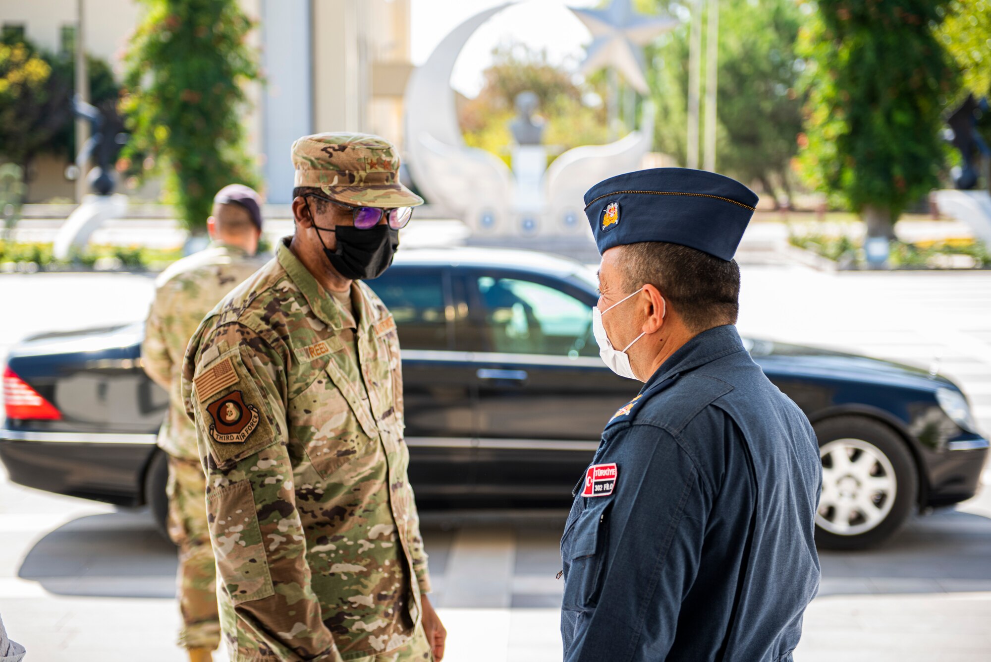 two military generals talking