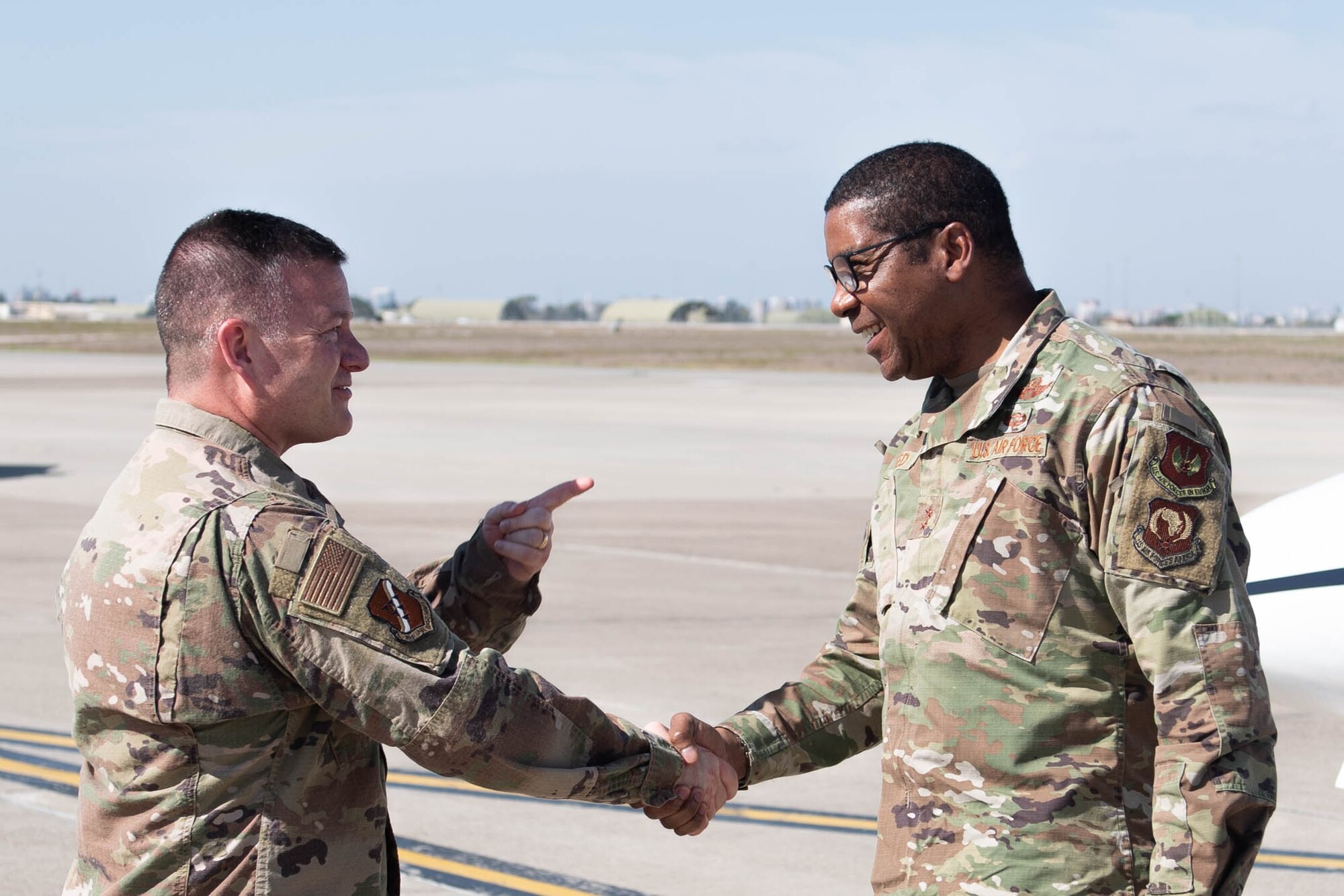 commander greets general