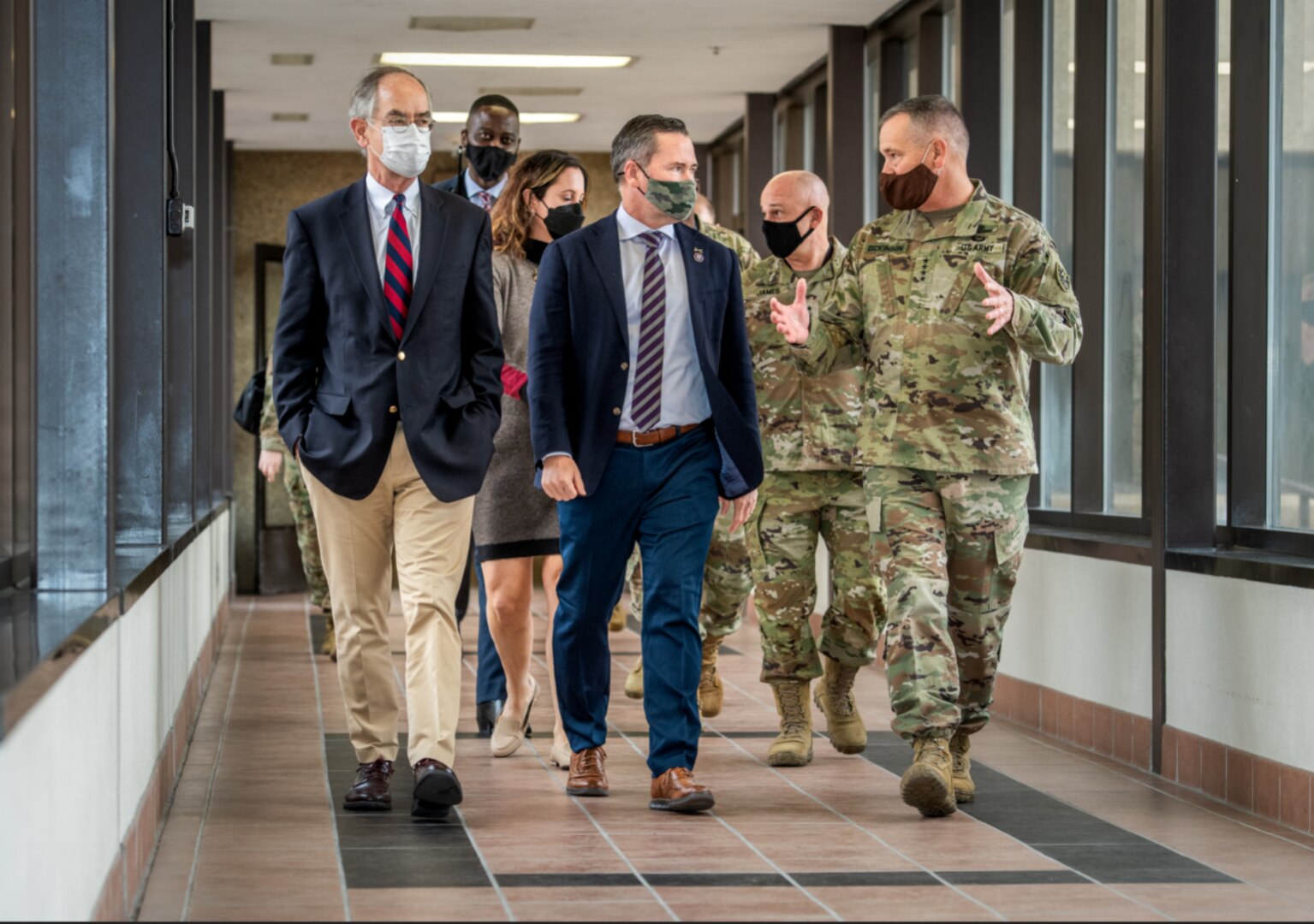 U.S. congressmen and military officials meet