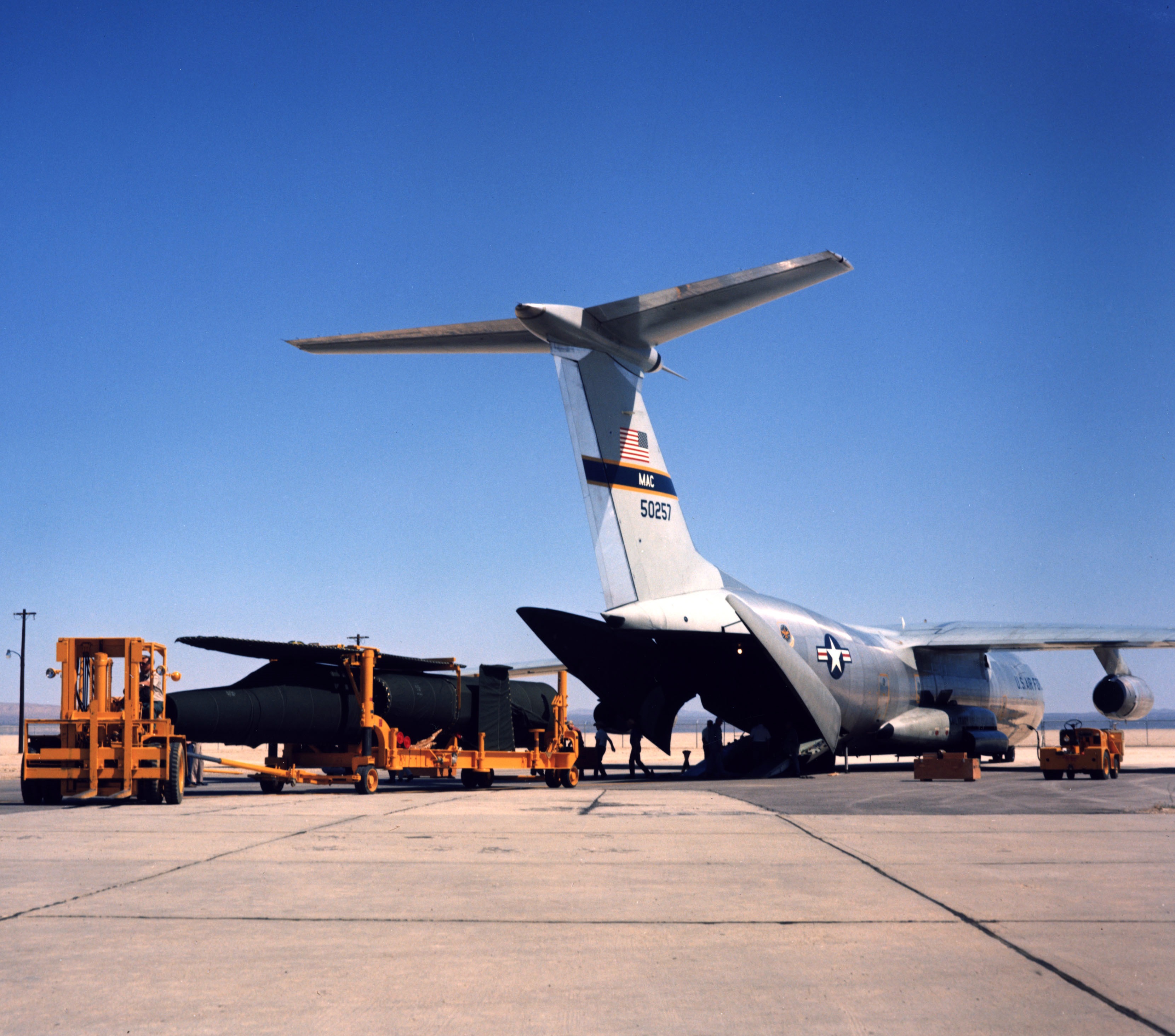 1/144 Roden C141B Starlifter Polar Nine One USAF Jet Cargo