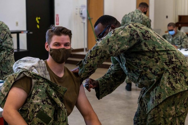 USS Jackson (LCS 6) Sailor Receives Influenza Shot