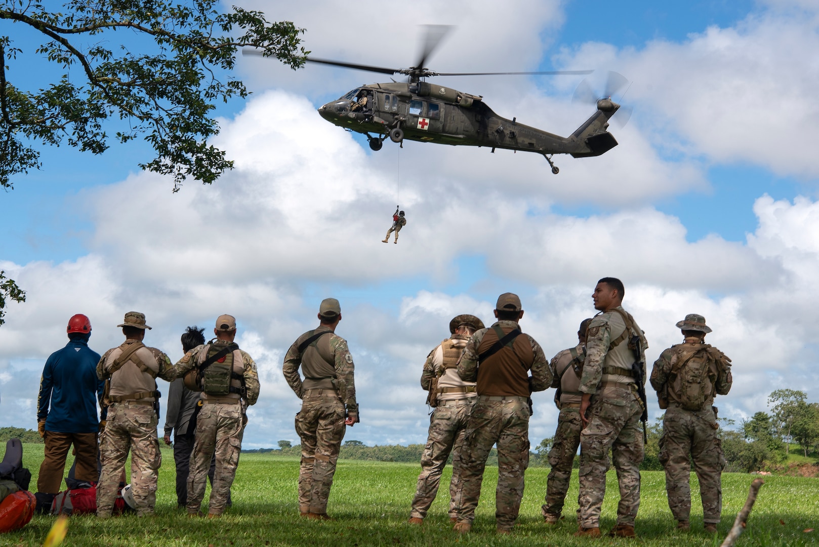 Joint Task Force Bravo’s 1-228th Aviation Regiment works with the Defense POW/MIA Accounting Agency (DPAA) and Panama Servicio Nacional Aeronaval (SENAN) Security Force to conduct casualty evacuation training in Santiago, Panama, Oct. 18, 2021.