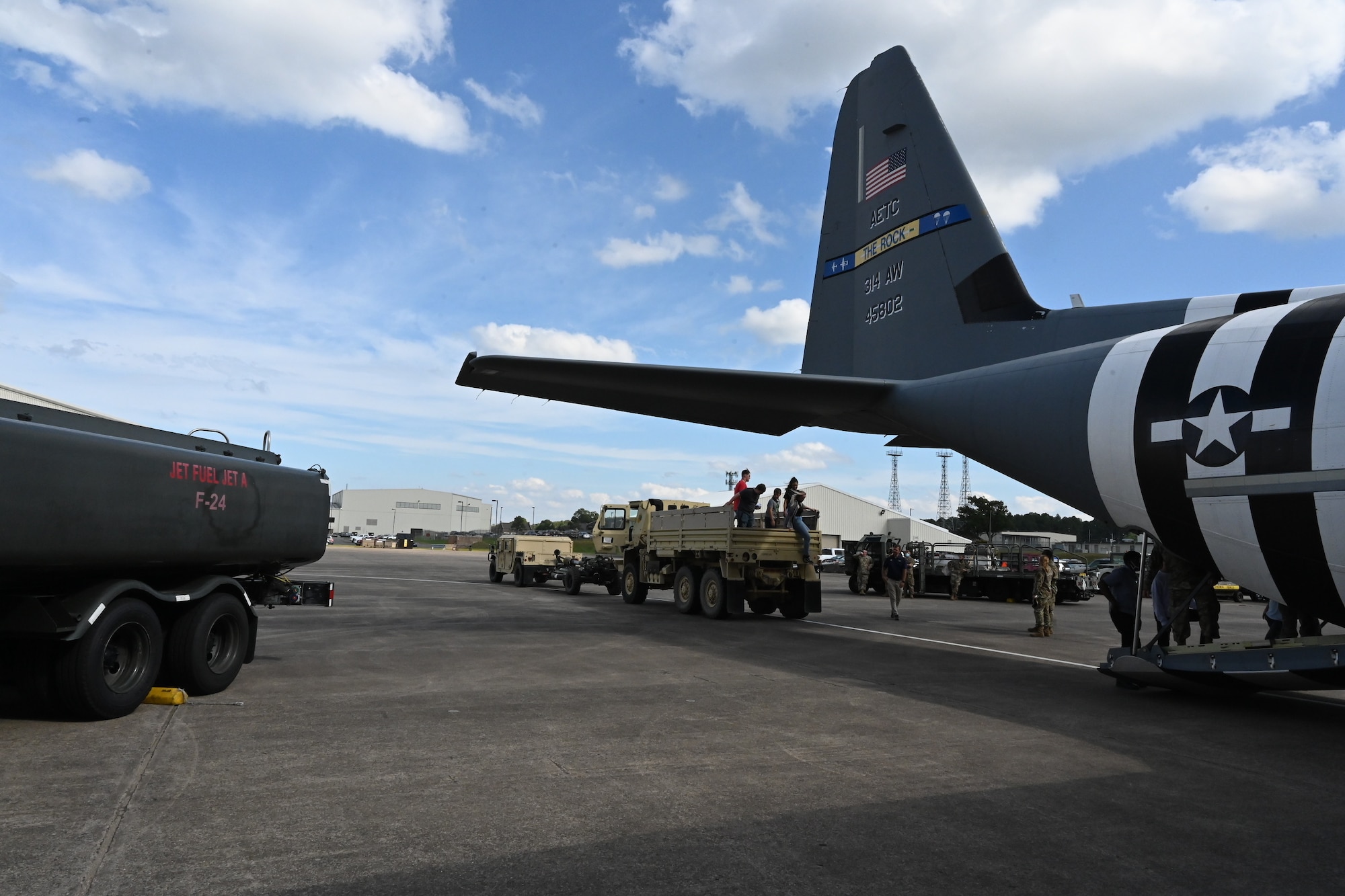 Students tour the flightline