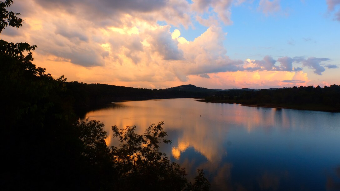 What amazing pictures! How will we ever choose just one for #photooftheweek? It's a Rough (River) decision. Comment down below which of these awesome photos from Rough River Lake is your favorite. Both 📸 were taken by Nicole Martinez, Park Ranger at Rough River Lake. 
#POTW #USACE #RoughRiver #fyp #morning #evening