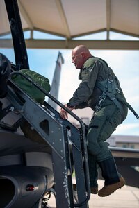 149th Fighter Wing takes 502nd ABW vice commander airborne