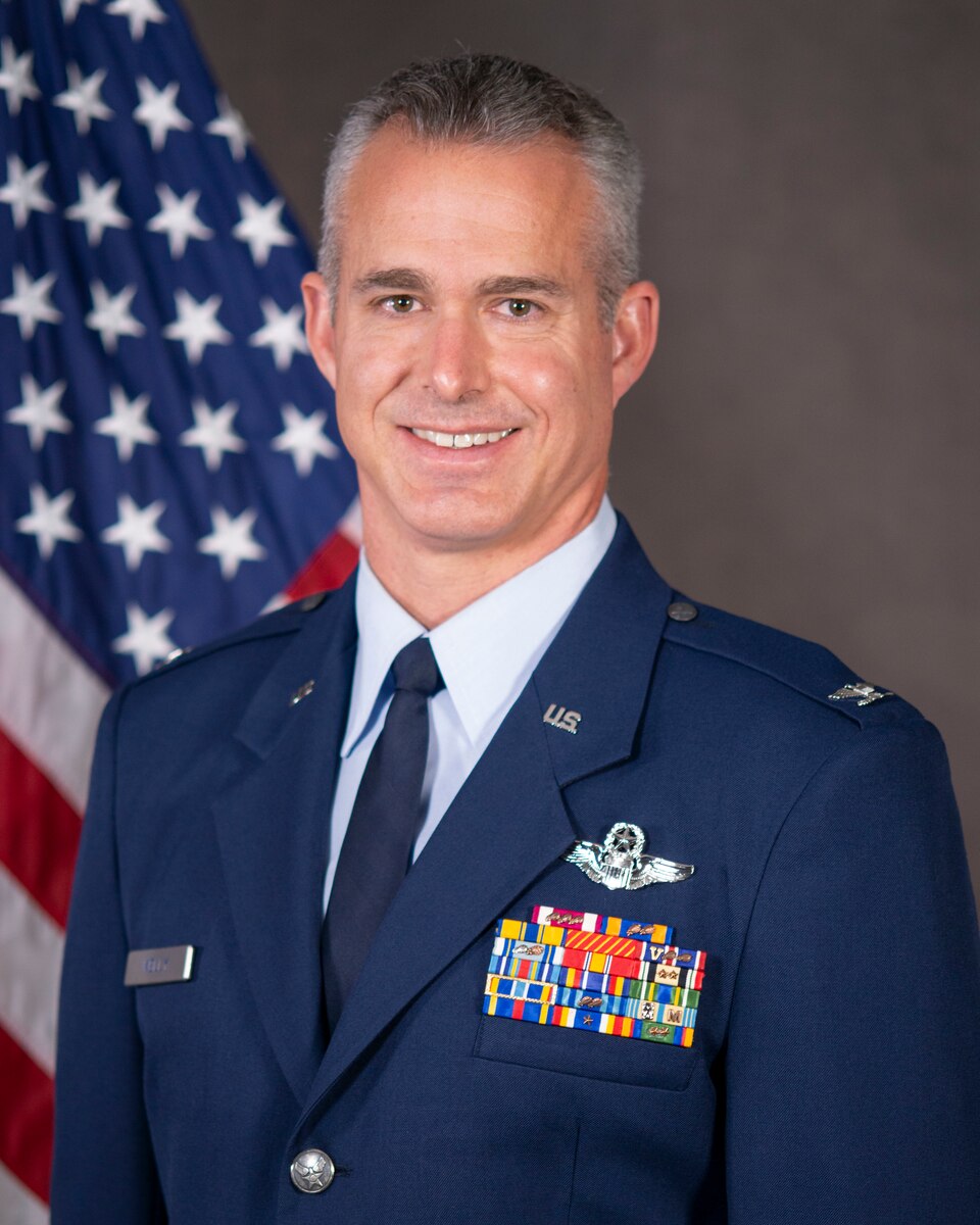 Col. Thomas M. Kelly Official Photo