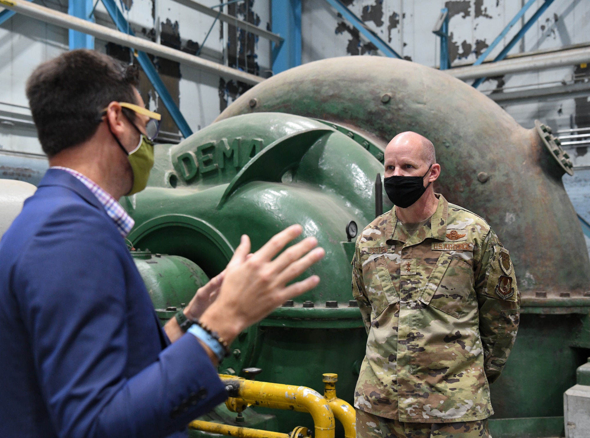 Rick Hutchings, technical lead for the Arnold Engineering Development Complex (AEDC) Future Capabilities Branch, speaks to Maj. Gen. Evan Dertien, commander, Air Force Test Center, about efforts to modernize test infrastructure during Dertien's visit to Arnold Air Force Base, headquarters of AEDC, Oct. 13, 2021. (U.S. Air Force photo by Jill Pickett)