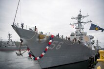 USS John S. McCain (DDG 56) arrives at Naval Station Everett.