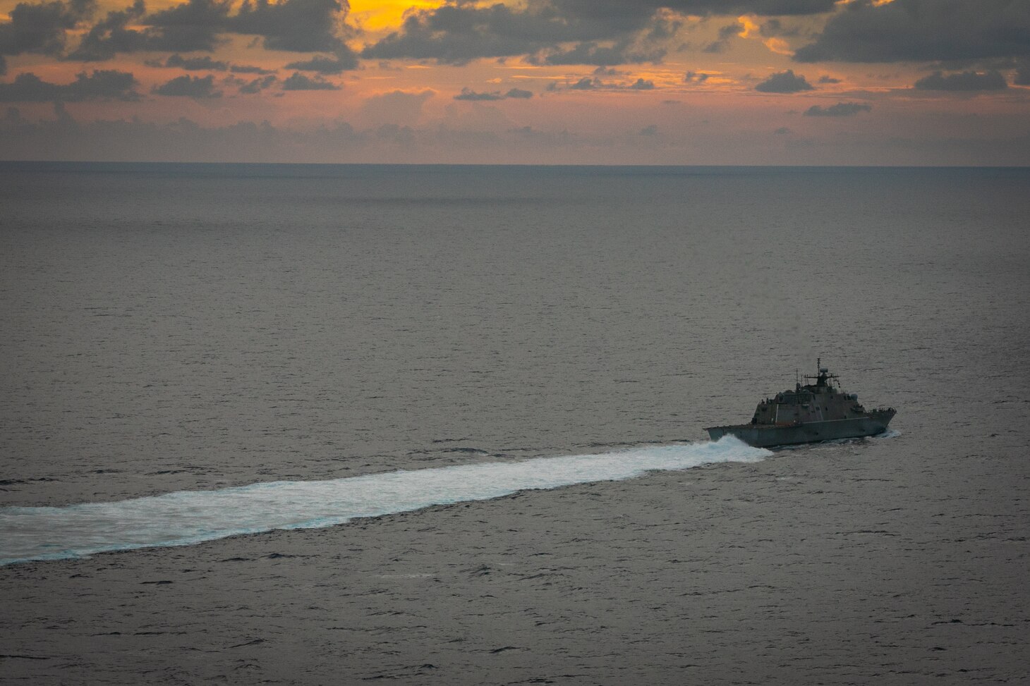The Freedom-variant littoral combat ship USS Sioux City (LCS 11) steams in the Caribbean Sea.