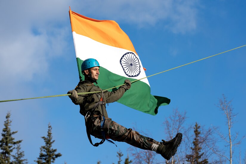 An Indian Army troop from 7th Battalion, The Madras Regiment, “Shandaar Saath,” demonstrates his rappel capabilities during exercise Yudh Abhyas 21.