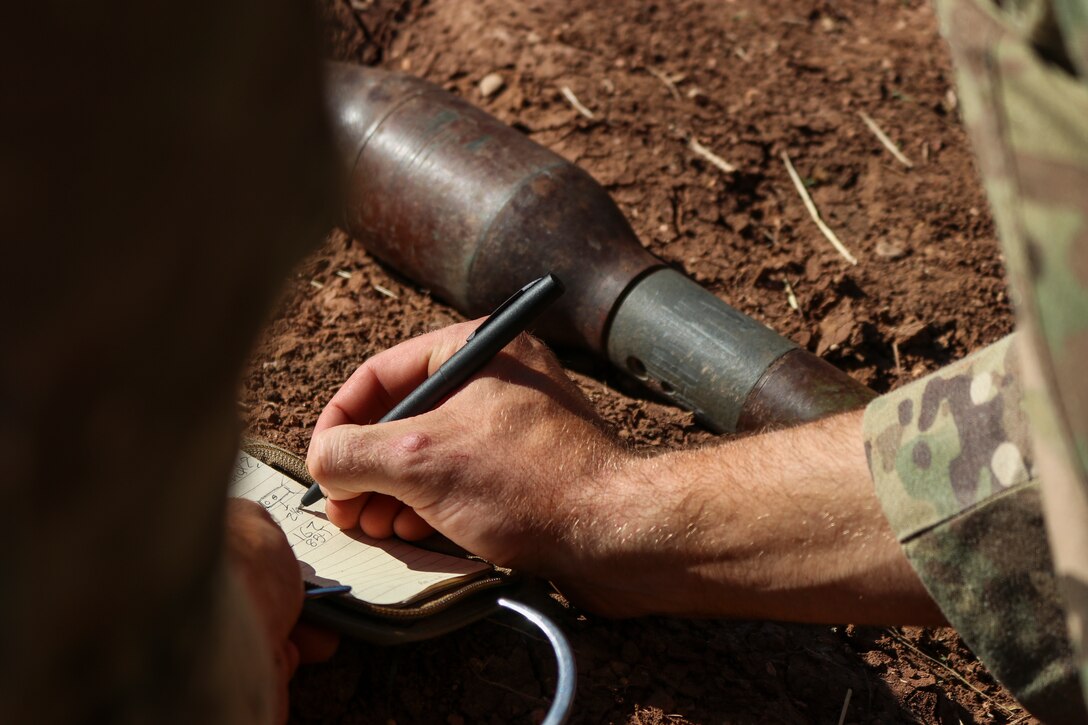 Dyess hosts AFGSC EOD competition