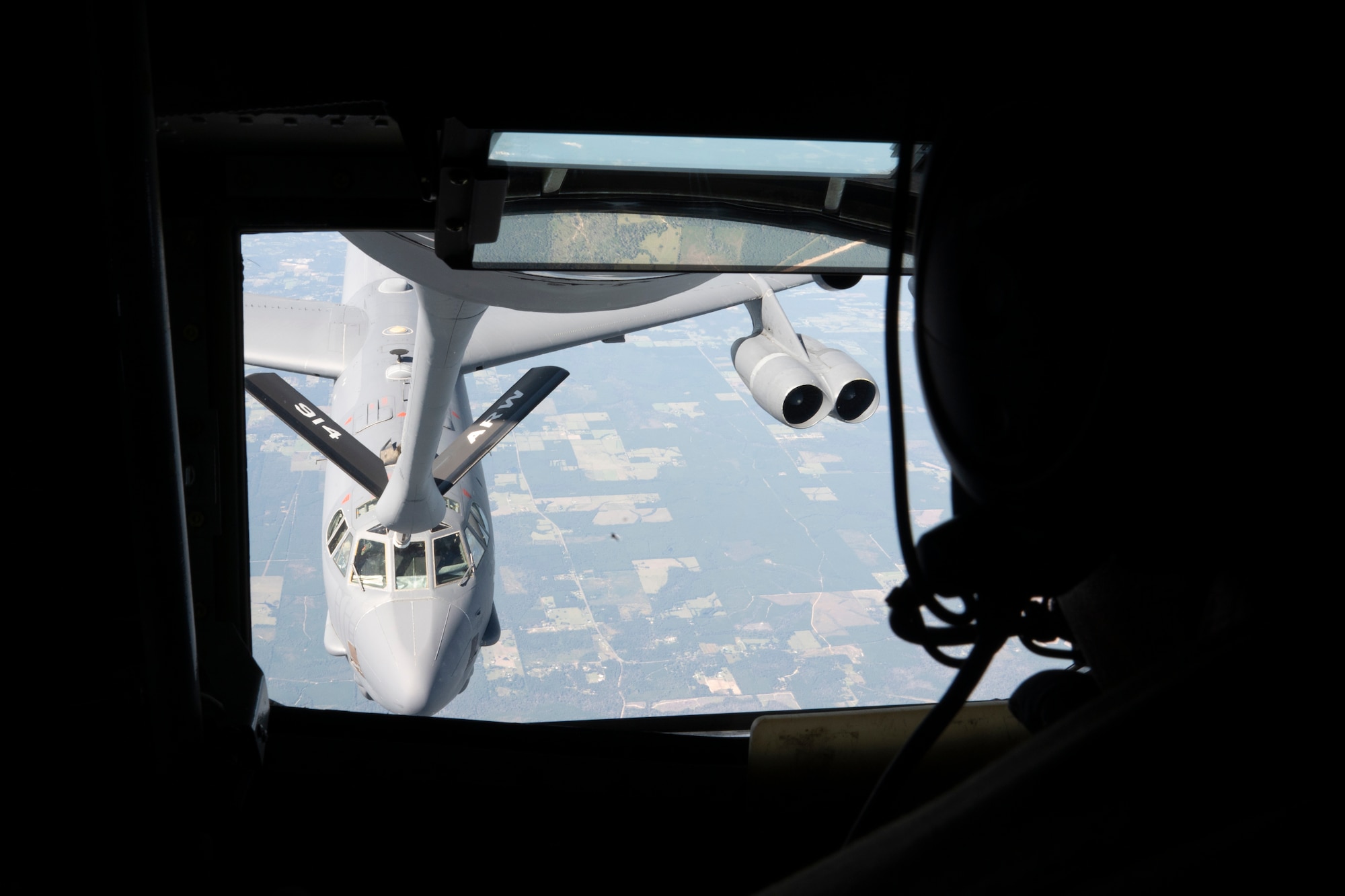 Airman refuels a B-52