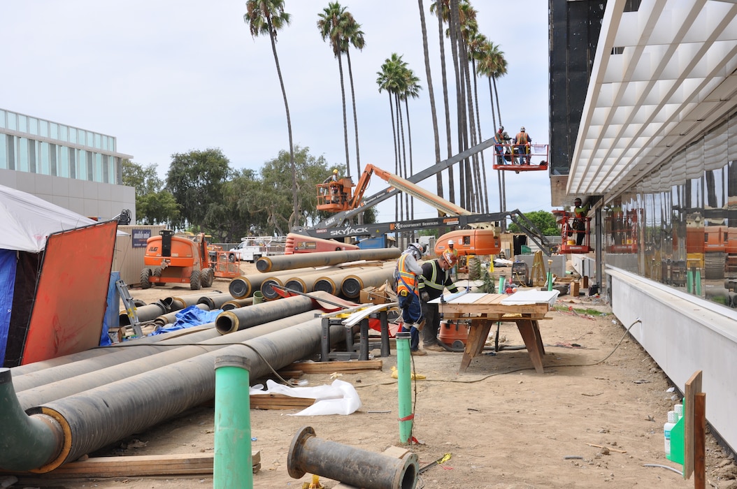 The Los Angeles District is responsible for 14 harbors along the Southern California coast stretching from San Diego Harbor near the Mexican border to Morro Bay Harbor on California's central coast.