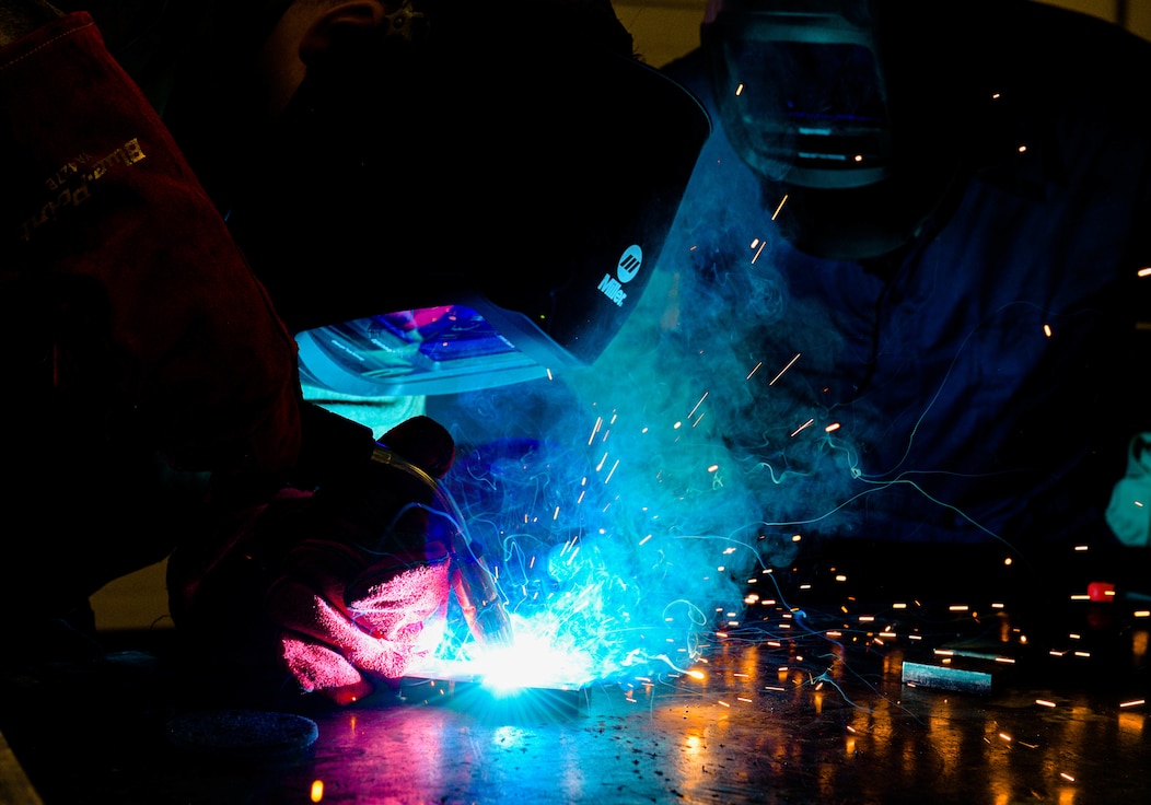 31 FW command chief gets hands-on experience with metals tech