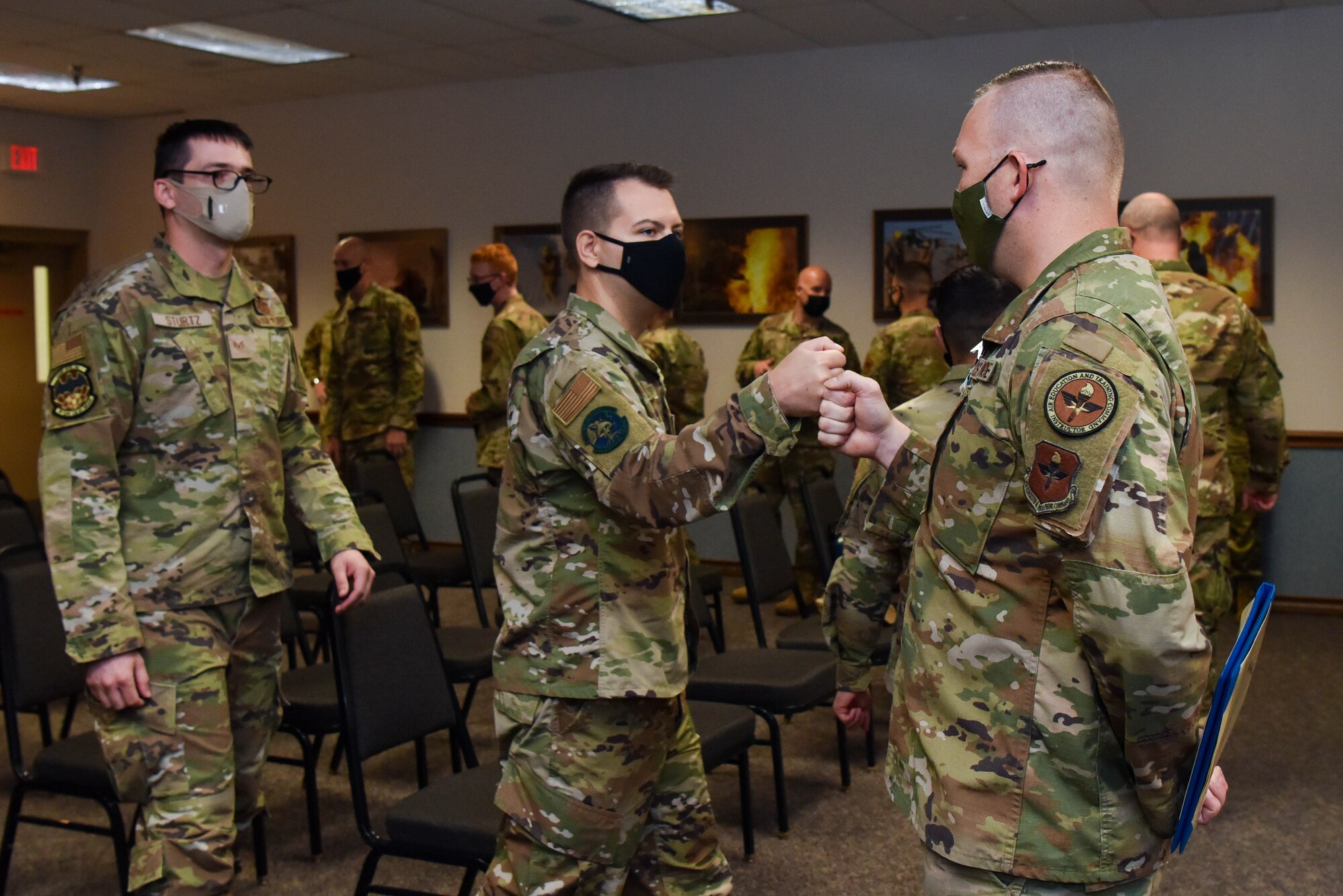 Airmen Honor another Airman for his actions