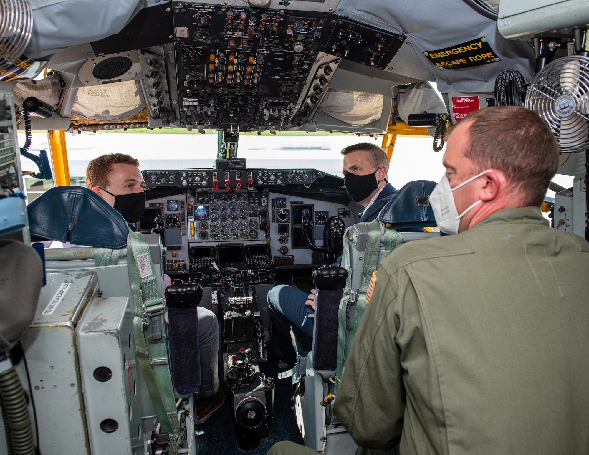 Gillibrand and Schumer congressional staff visit Niagara