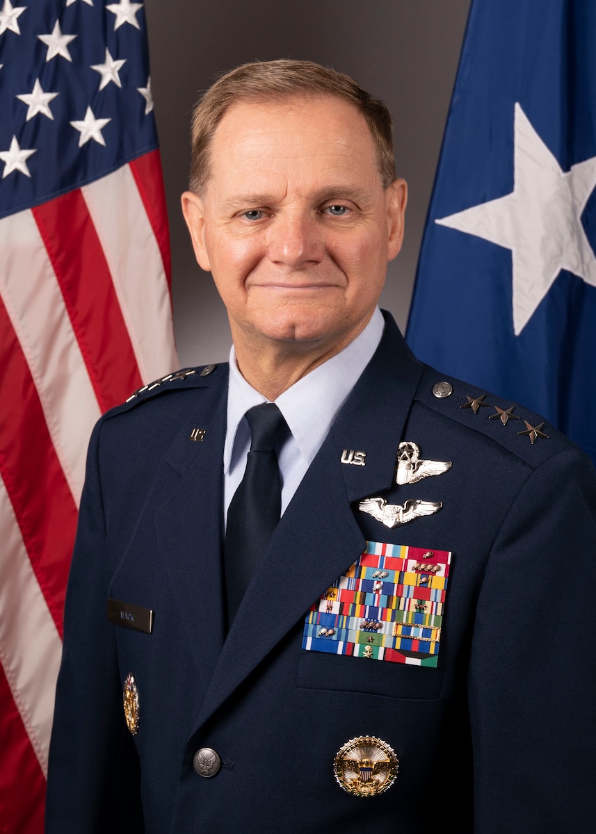 This is the official portrait of Lt. Gen. Russell L. Mack.