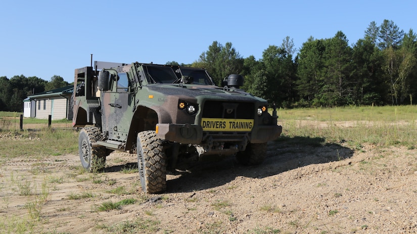 Soldiers navigate with JLTV