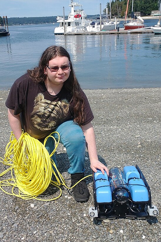 Student interns complete Science and Engineering Apprentice Program at NUWC Division Keyport