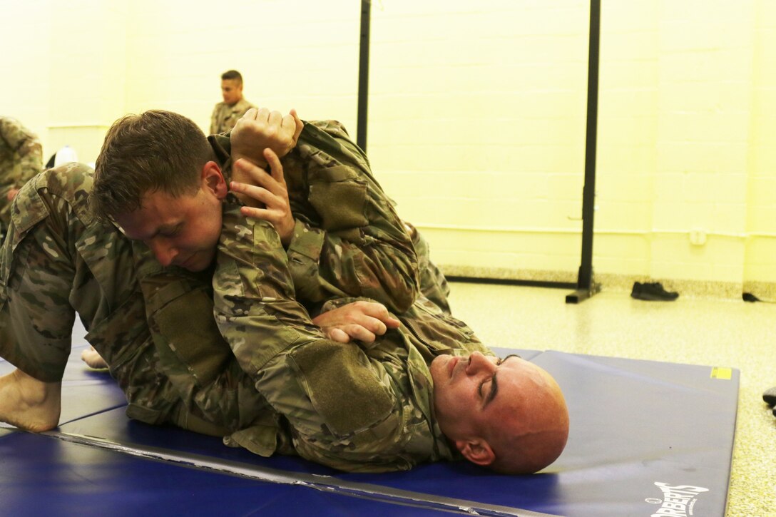 Modern Army Combatives Basic Combatives Course