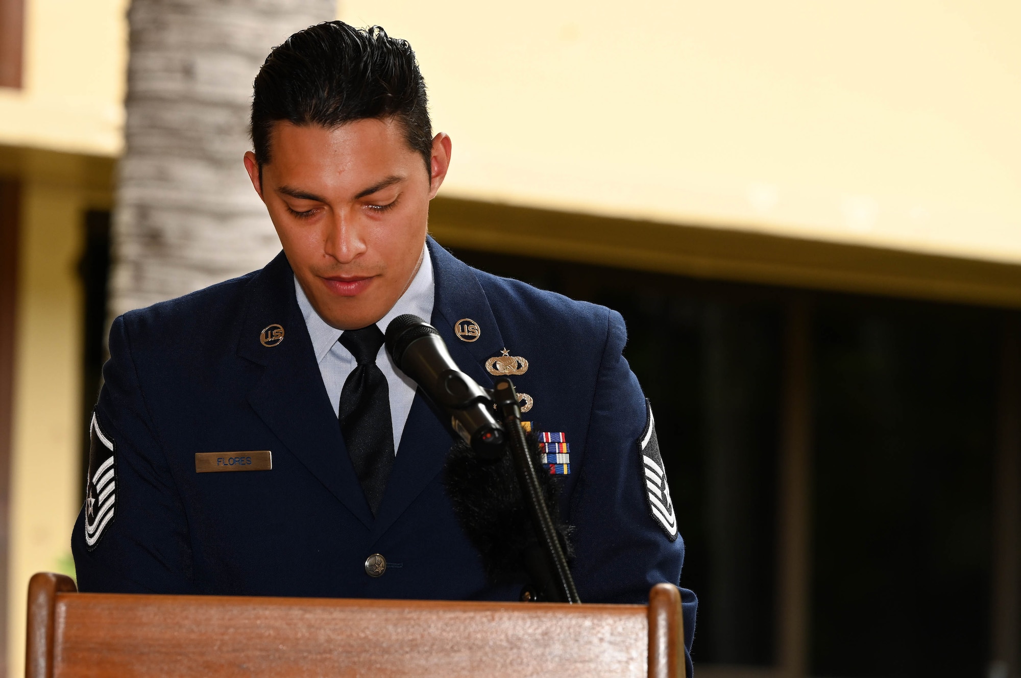 Photo of U.S. Air Force Master Sgt. Eric Flores