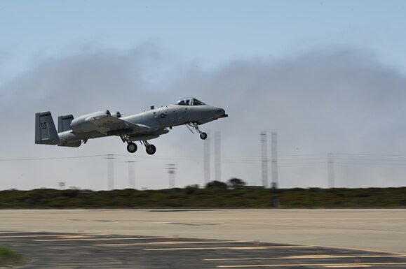 A-10 aircraft landing