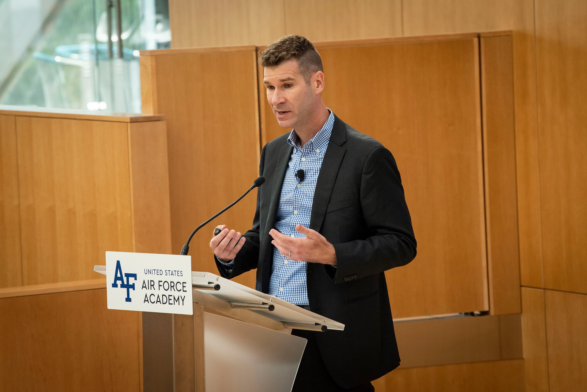 Peter Singer, an award-winning fiction author, moderates a Breaking America symposium at the Air Force Academy, Colo., Sept. 10, 2021.