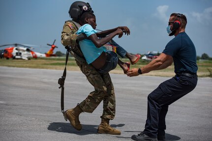 Haitian-born Black Hawk pilot supports JTF-Haiti earthquake relief efforts
