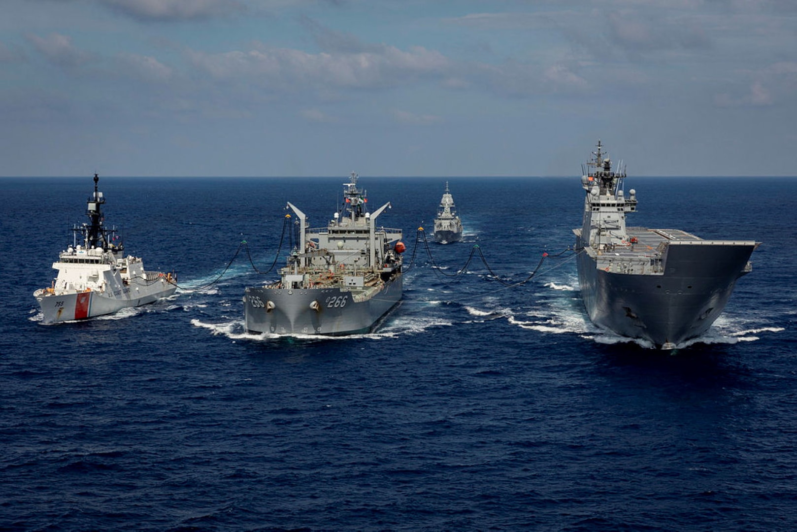 Skråstreg dynasti Kunstneriske U.S. Coast Guard Cutter Engages in Maritime Training with Royal Australian  Navy > U.S. Indo-Pacific Command > 2015