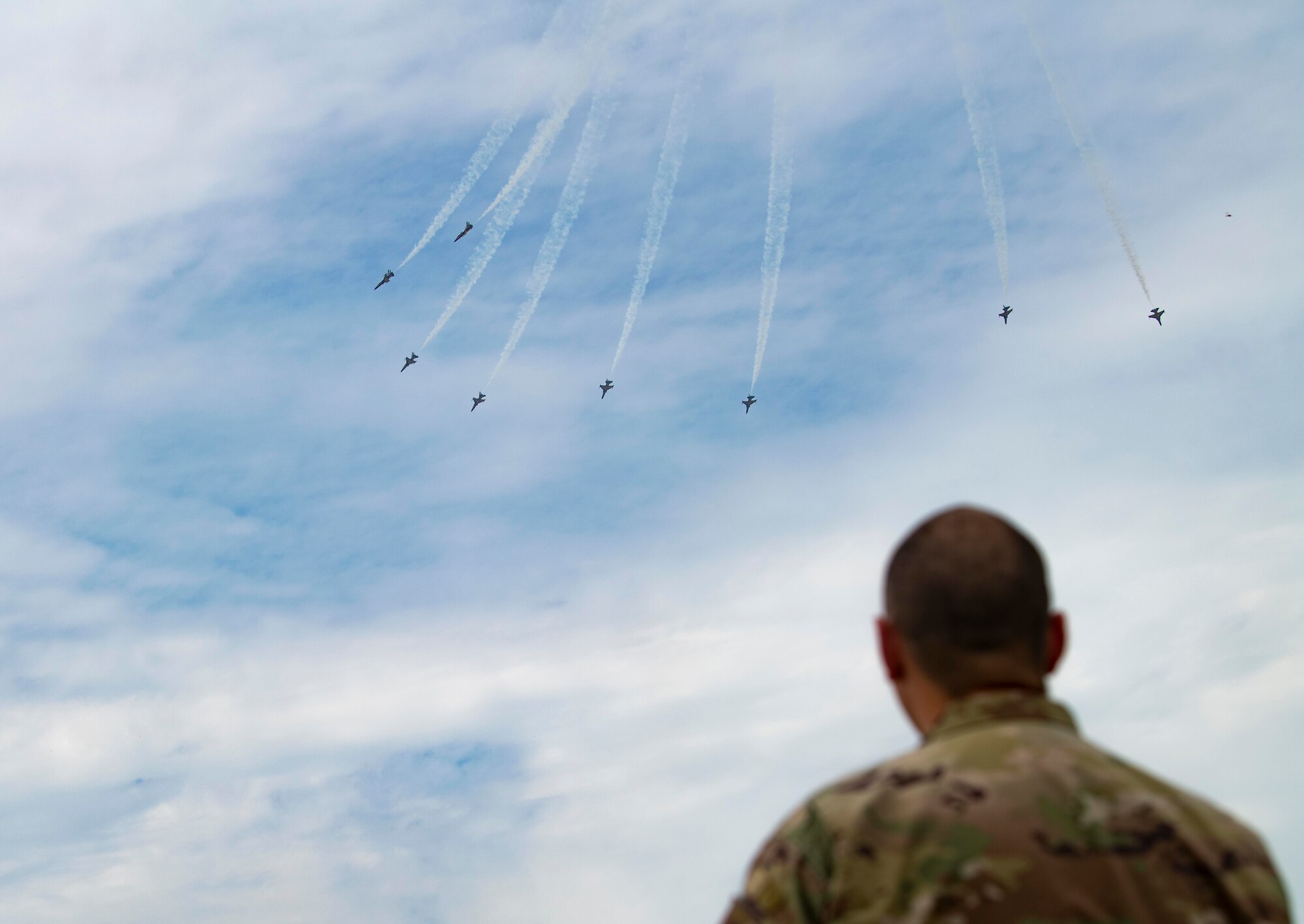 Black Eagles perform over Kunsan
