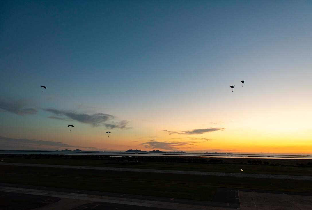 Special Operations Airmen participate in Teak Knife training.