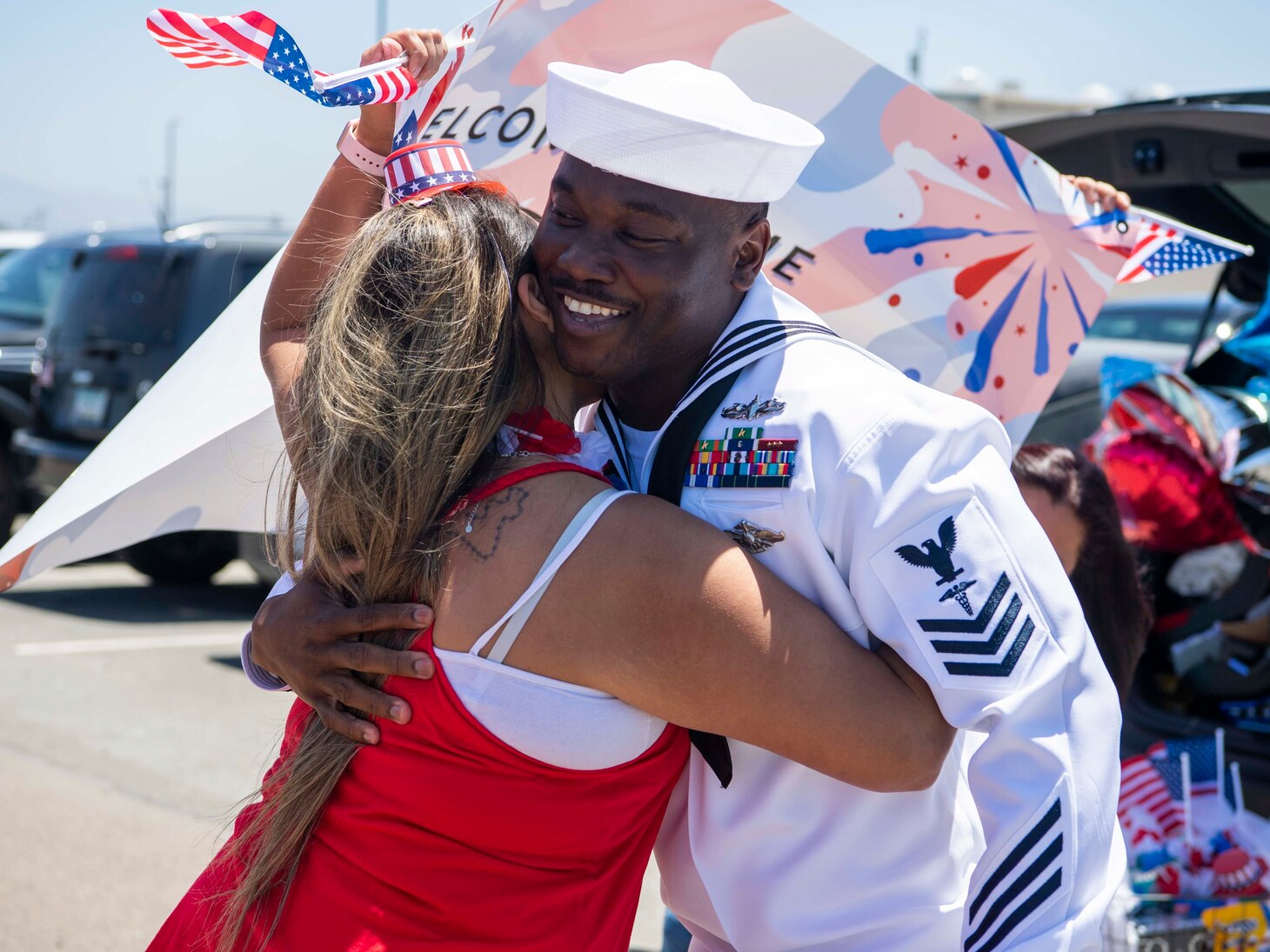 Hospital Corpsman 1st Class Cord Fraizer greets his family following Amphibious transport dock ship USS Somerset’s (LPD 25) return to homeport of Naval Base San Diego.