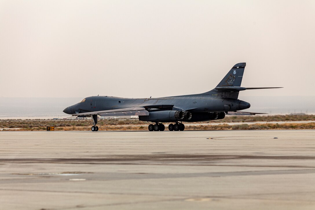 A B-1B Lancer, tail number 85-0074, taxis at Edwards Air Force Base, California, Sept. 23, for its final flight.