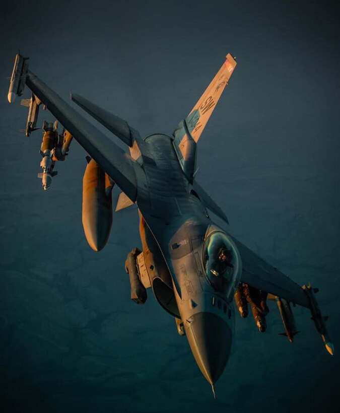 Photo of an F-16 flying