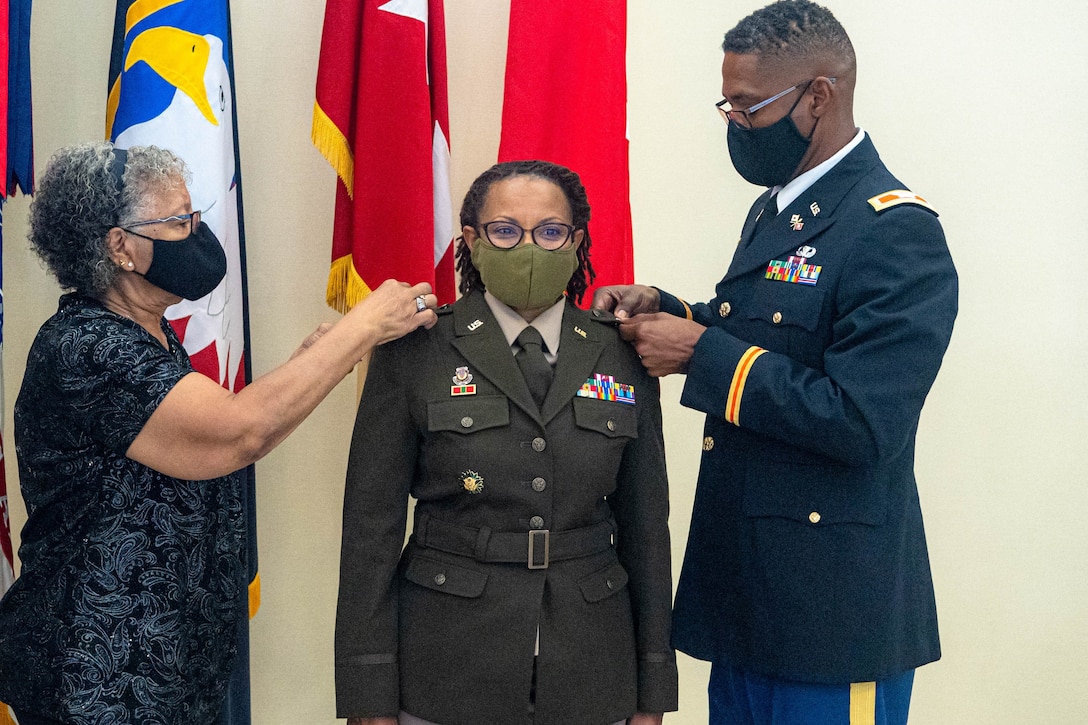 Col. Daphne Davis promoted to brigadier general