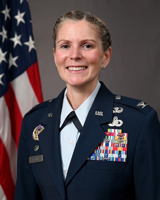 Official Photo Col Cat Logan