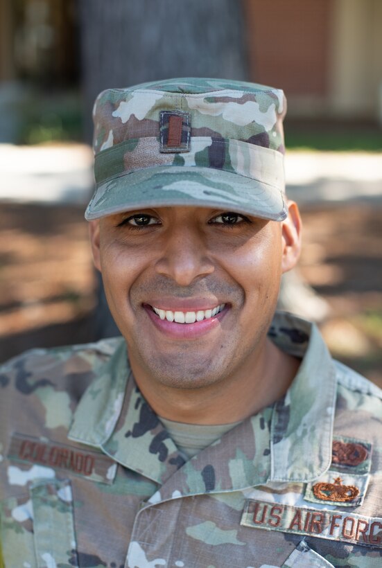 Photo of an Airman in uniform